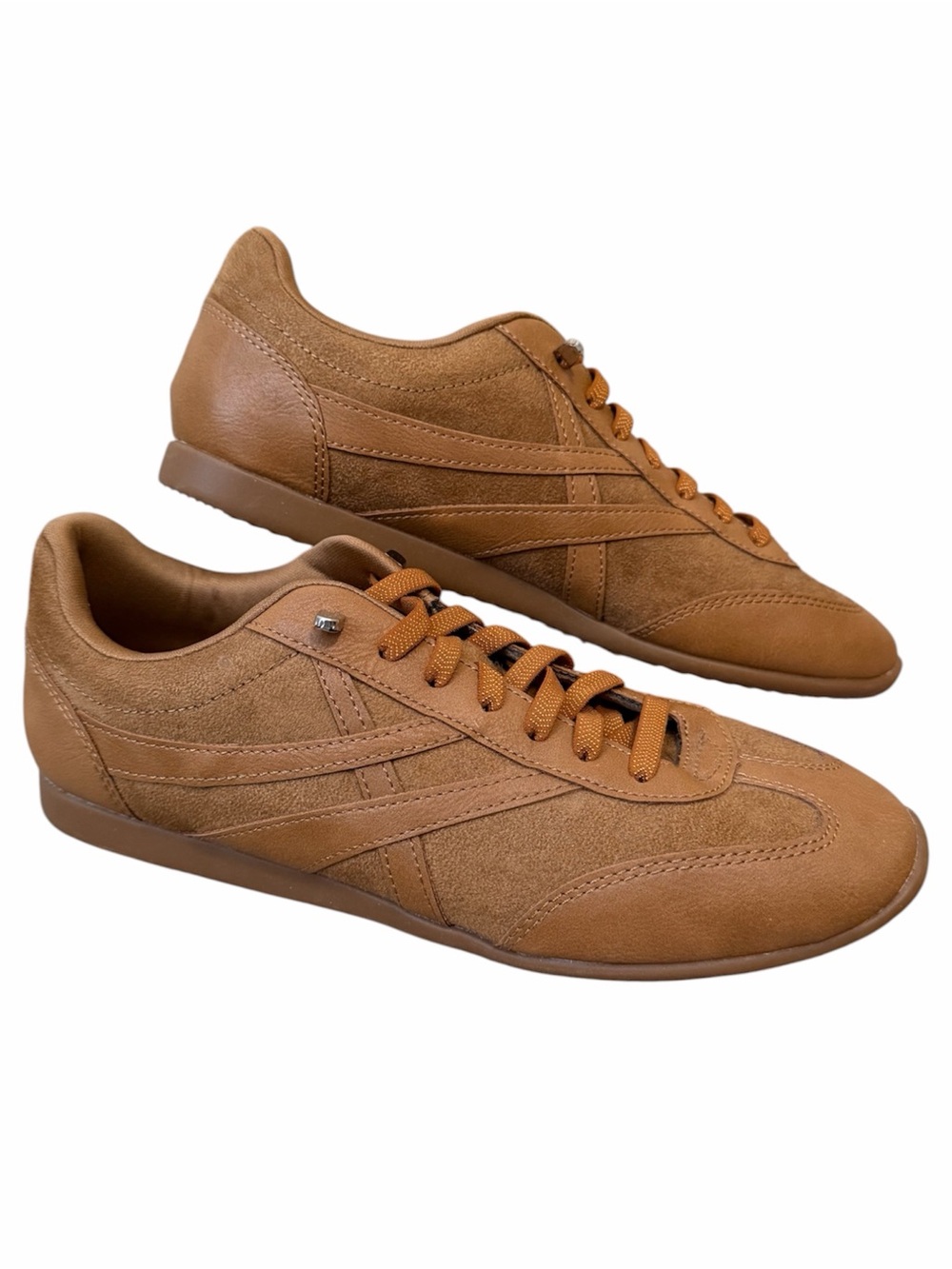 TIME AND TRU Low Top Faux Leather Sneakers in Cognac